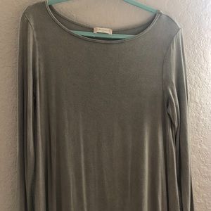 Light weight long sleeved top
